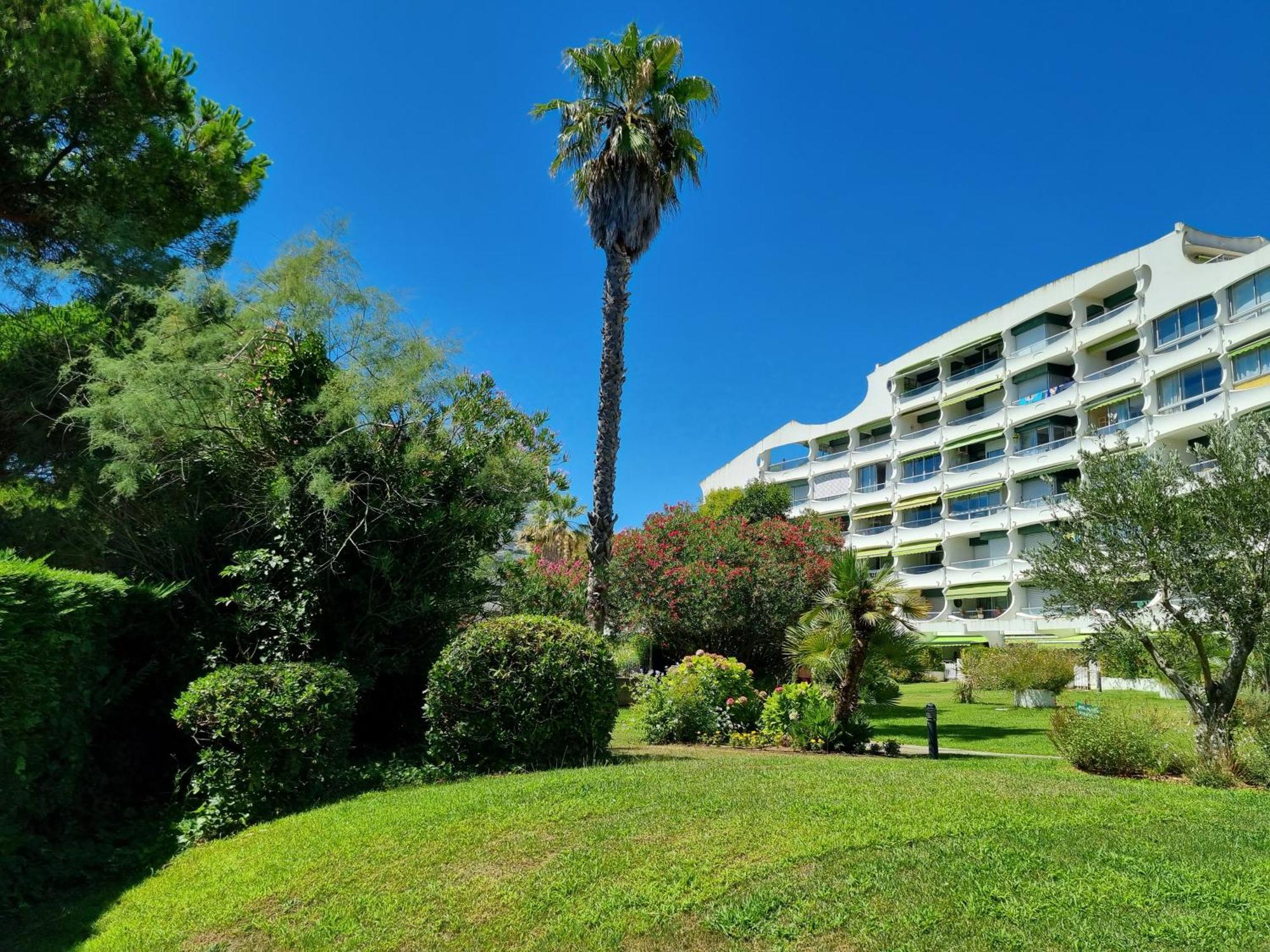 Appartement tout confort entierement renove piscine wifi parking La Grande Motte Extérieur photo
