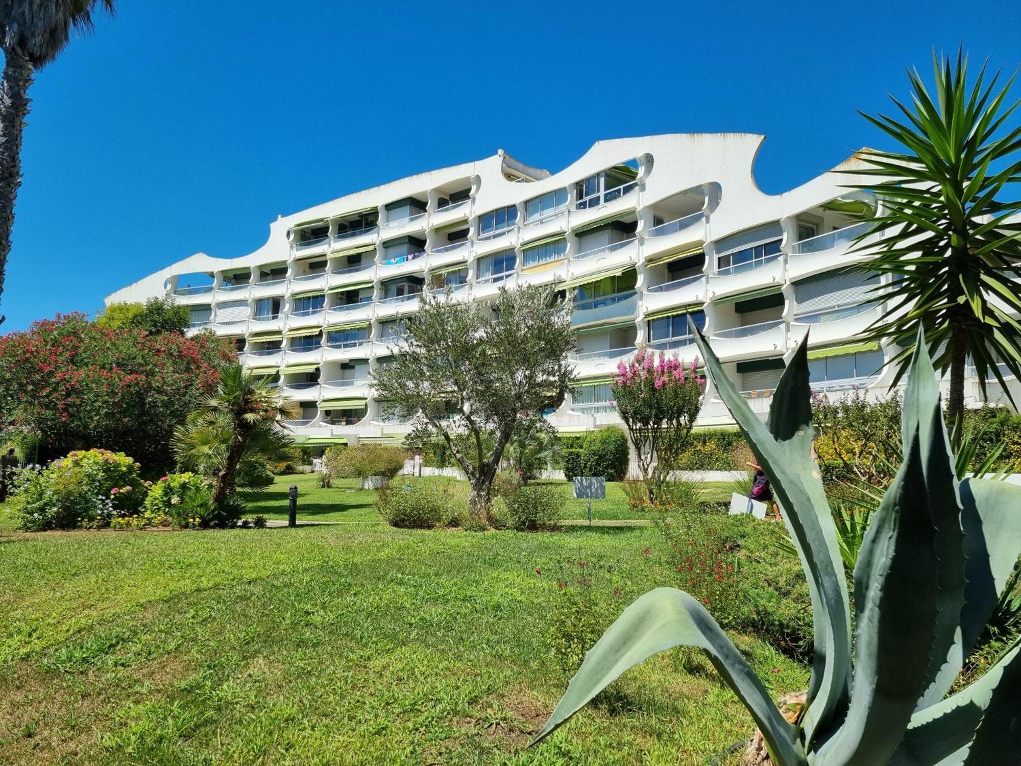 Appartement tout confort entierement renove piscine wifi parking La Grande Motte Extérieur photo
